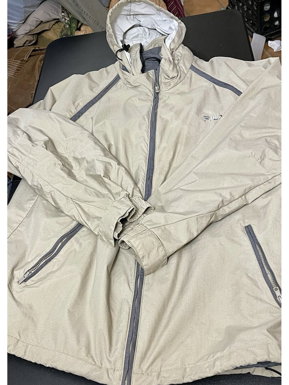 Fila Men’s Windbreaker Hooded Raincoat Jacket Tan Size XL